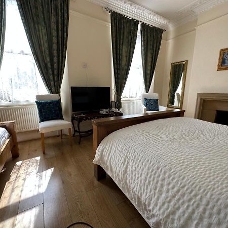 Manor Lodge Guesthouse ケインシャム エクステリア 写真